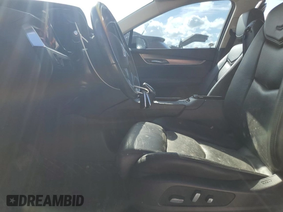 2017 Cadillac XT5 Premium Luxury FWD z VIN 1GYKNCRS7HZ130553, wystawiony jako Copart lot #60337905 z przebiegiem Nie podano mil oraz Szkoda całkowita • Salvage title. Historia ofert i sprzedaży dostępna na DreamBid. Obrazek 7.