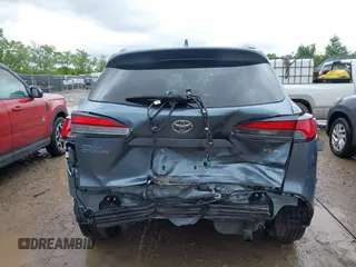2023 Toyota Corolla Cross XLE с VIN 7MUDAAAG4PV062515, выставлен на аукционе IAAI как лот 42323389 с пробегом 30 092 миль миль и . История ставок и продаж доступна на DreamBid. Изображение 16.