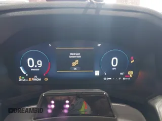 2025 Ford Explorer ST z VIN 1FMWK8GC6SGA08676, wystawiony jako IAAI lot #42043230 z przebiegiem 4 934 mil mil oraz . Historia ofert i sprzedaży dostępna na DreamBid. Obrazek 7.