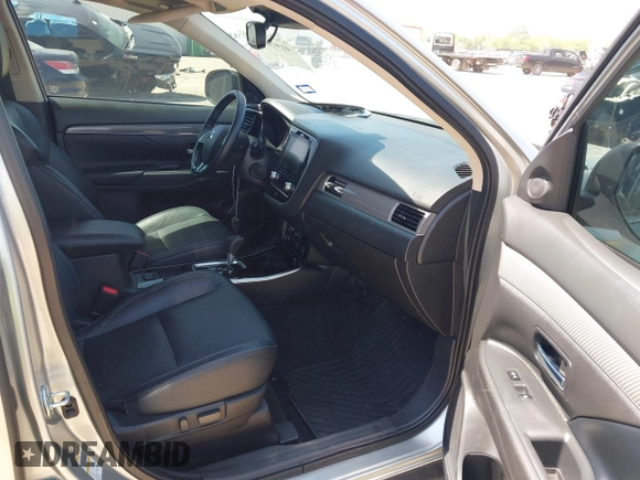 2020 Mitsubishi Outlander SE z VIN JA4AD3A30LZ029043, wystawiony jako IAAI lot #41976692 z przebiegiem 98 536 mil mil oraz . Historia ofert i sprzedaży dostępna na DreamBid. Obrazek 5.