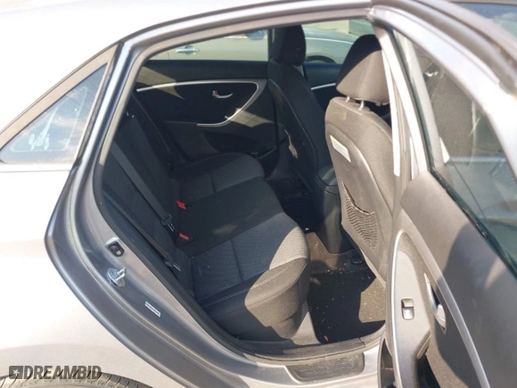 2015 Hyundai Elantra GT with VIN KMHD35LH2FU236394, listed as a IAAI auction lot 41524146 with 61,286 mi miles. Bid and sale history available at carsss.com. Image 8.