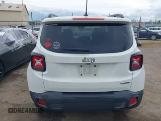 2015 Jeep Renegade Latitude with VIN ZACCJABT0FPB65587, listed as a IAAI auction lot 41913717 with 116,830 mi miles. Bid and sale history available at carsss.com. Image 16.