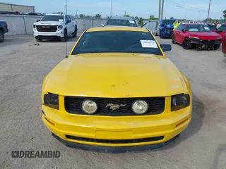 2005 Ford Mustang Deluxe with VIN 1ZVFT80N255136181, listed as a IAAI auction lot 42096578 with 151,696 mi miles and . Bid and sale history available at DreamBid. Image 12.