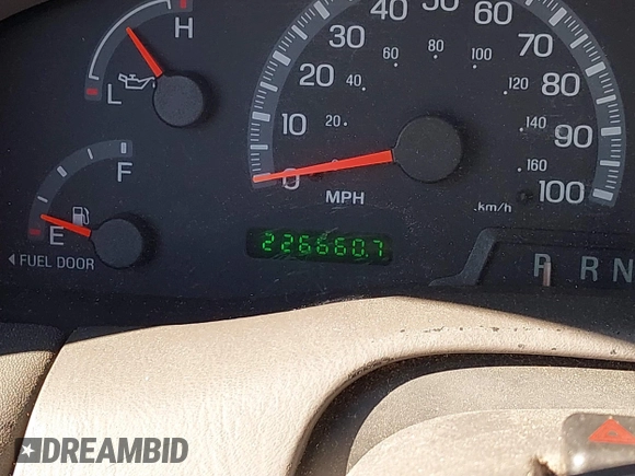 2003 Ford F-150 XLT with VIN 1FTRW07L43KB05221, listed as a IAAI auction lot 41762332 with 226,660 mi miles. Bid and sale history available at carsss.com. Image 15.