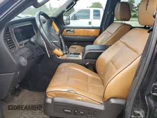 2011 Lincoln Navigator z VIN 5LMJJ3J58BEJ06157, wystawiony jako Copart lot #54133905 z przebiegiem 229 505 mil mil oraz Szkoda całkowita • Salvage title. Historia ofert i sprzedaży dostępna na DreamBid. Obrazek 7.