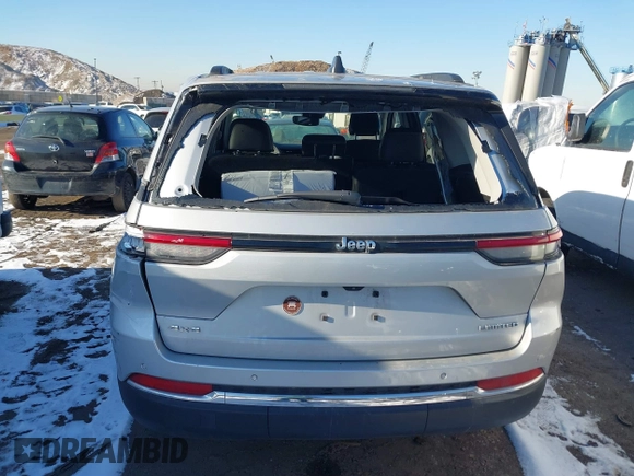 2023 Jeep Grand Cherokee Limited z VIN 1C4RJHBG4PC586661, wystawiony jako IAAI lot #41069064 z przebiegiem 22 209 mil mil oraz . Historia ofert i sprzedaży dostępna na DreamBid. Obrazek 16.