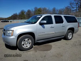 2011 Chevrolet Suburban z VIN 1GNSKHE31BR377169, wystawiony jako Copart lot #48340805 z przebiegiem 98 558 mil mil oraz Czysty tytuł • Clean title. Historia ofert i sprzedaży dostępna na DreamBid. Obrazek 1.