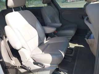 2003 Chrysler Town & Country Limited with VIN 2C8GP64L13R205501, listed as a IAAI auction lot 42131935 with 158,009 mi miles. Bid and sale history available at carsss.com. Image 8.