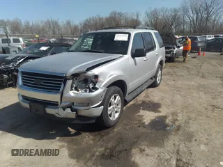 2009 Ford Explorer XLT with VIN 1FMEU73869UA17990, listed as a IAAI auction lot 41787675 with 198,364 mi miles. Bid and sale history available at carsss.com. Image 2.