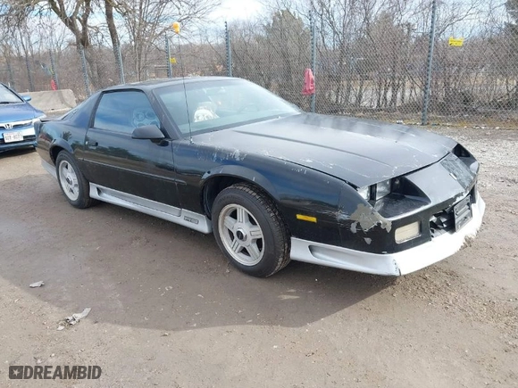1992 Chevrolet Camaro RS with VIN 1G1FP23E1NL143868, listed as a IAAI auction lot 41702662 with 187,338 mi miles. Bid and sale history available at carsss.com. Image 1.