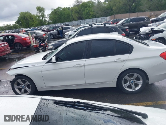 2014 BMW 3 Series 320i xDrive с VIN WBA3C3C51EP661285, выставлен на аукционе IAAI как лот 42260366 с пробегом 125 269 миль миль и . История ставок и продаж доступна на DreamBid. Изображение 15.