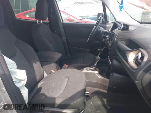 2017 Jeep Renegade Latitude with VIN ZACCJABBXHPG07320, listed as a IAAI auction lot 41828760 with 116,684 mi miles. Bid and sale history available at carsss.com. Image 5.