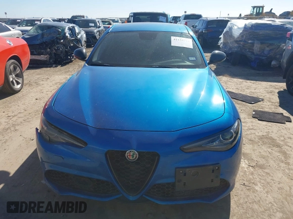 2019 Alfa Romeo Giulia with VIN ZARFANAN9K7609179, listed as a IAAI auction lot 41155716 with 21,149 mi miles. Bid and sale history available at carsss.com. Image 13.
