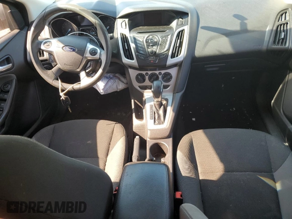 2013 Ford Focus SE z VIN 1FADP3F21DL351940, wystawiony jako Copart lot #55051225 z przebiegiem 103 994 mil mil oraz Tytuł czysty. Historia ofert i sprzedaży dostępna na DreamBid. Obrazek 8.
