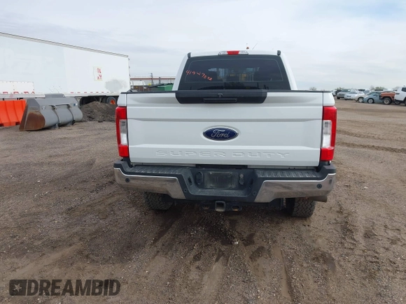 2018 Ford Super Duty F-250 SRW XL with VIN 1FT7W2BTXJEB32087, listed as a IAAI auction lot 41947573 with 188,909 mi miles. Bid and sale history available at carsss.com. Image 16.