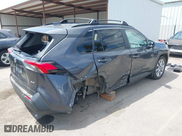 2023 Toyota RAV4 XLE Premium z VIN 2T3C1RFV4PW274552, wystawiony jako IAAI lot #42105989 z przebiegiem 37 301 mil mil oraz . Historia ofert i sprzedaży dostępna na DreamBid. Obrazek 4.