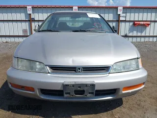 1997 Honda Accord LX с VIN 1HGCD5635VA273535, выставлен на аукционе IAAI как лот 42432523 с пробегом 245 954 миль миль и . История ставок и продаж доступна на DreamBid. Изображение 6.