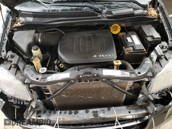 2014 Chrysler Town & Country S with VIN 2C4RC1HG1ER176087, listed as a Copart auction lot 47685805 with 130,257 mi miles and Salvage Title. Bid and sale history available at carsss.com. Image 13.