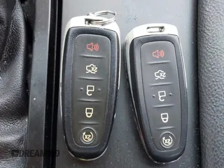 2014 Ford Taurus Limited с VIN 1FAHP2F89EG186147, выставлен на аукционе IAAI как лот 42228000 с пробегом 179 863 миль миль и . История ставок и продаж доступна на DreamBid. Изображение 11.