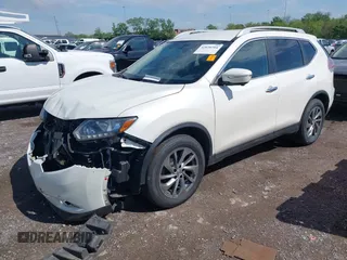 2015 Nissan Rogue SL with VIN 5N1AT2MV8FC823548, listed as a IAAI auction lot 42070704 with 125,331 mi miles. Bid and sale history available at carsss.com. Image 17.