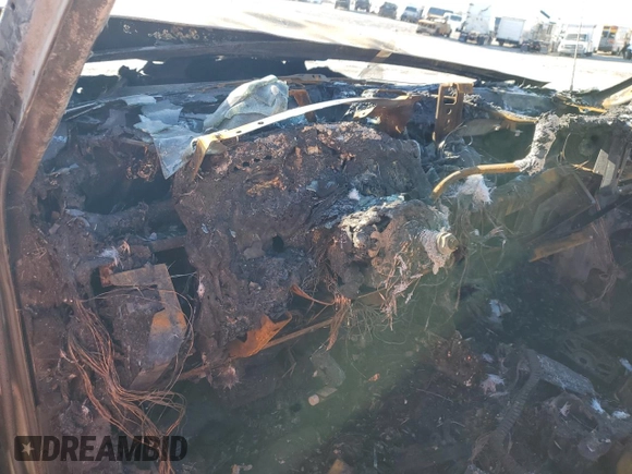 2003 GMC Sierra 2500HD SLE z VIN 1GTHK29U33E101443, wystawiony jako Copart lot #43311685 z przebiegiem Nie podano mil oraz Nie do naprawy • Non repairable. Historia ofert i sprzedaży dostępna na DreamBid. Obrazek 9.