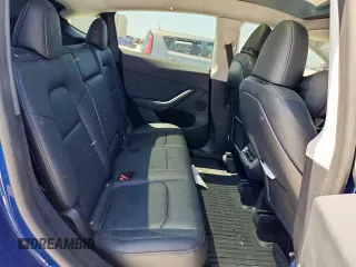 2024 Tesla Model Y Long Range z VIN 7SAYGDEE3RA238059, wystawiony jako Copart lot #61395925 z przebiegiem 14 991 mil mil oraz Szkoda całkowita • Salvage title. Historia ofert i sprzedaży dostępna na DreamBid. Obrazek 10.
