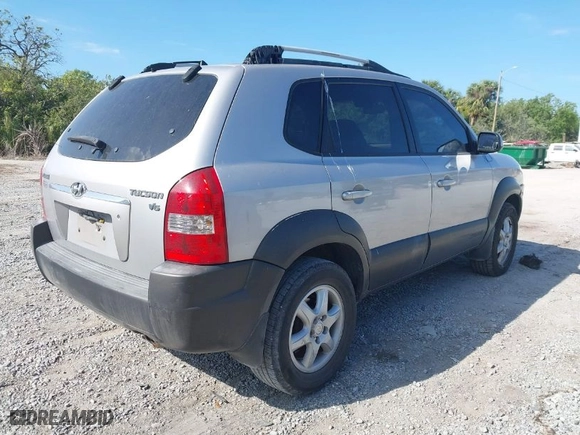 2005 Hyundai Tucson GLS with VIN KM8JN12D05U072873, listed as a IAAI auction lot 41915917 with 89,074 mi miles. Bid and sale history available at carsss.com. Image 4.