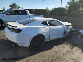 2021 Chevrolet Camaro 2LT with VIN 1G1FD1RX6M0102972, listed as a Copart auction lot 77806624 with 30,609 mi miles and Clean Title. Bid and sale history available at carsss.com. Image 3.