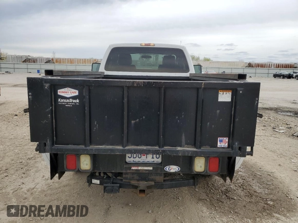 2015 Ford F-250 XL z VIN 1FTBF2A69FEA10723, wystawiony jako Copart lot #51295155 z przebiegiem 195 833 mil mil oraz Szkoda całkowita • Salvage title. Historia ofert i sprzedaży dostępna na DreamBid. Obrazek 6.