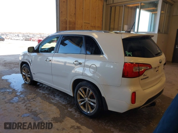 2014 Kia Sorento SX Limited with VIN 5XYKWDA72EG438837, listed as a IAAI auction lot 41413408 with 180,904 mi miles. Bid and sale history available at carsss.com. Image 3.