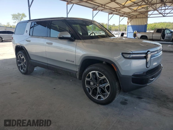 2025 Rivian R1S Adventure z VIN 7PDSGBBA9SN052652, wystawiony jako Copart lot #51659315 z przebiegiem 4012 mil mil oraz Szkody całkowita. Historia ofert i sprzedaży dostępna na DreamBid. Obrazek 4.