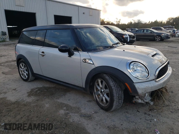2014 MINI Clubman S z VIN WMWZG3C52ETY33460, wystawiony jako Copart lot #82752834 z przebiegiem 130 015 mil mil oraz Szkoda całkowita • Salvage title. Historia ofert i sprzedaży dostępna na DreamBid. Obrazek 4.