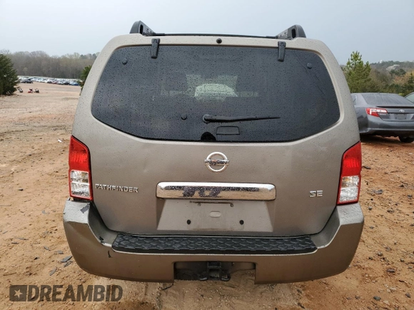 2006 Nissan Pathfinder SE z VIN 5N1AR18W46C638490, wystawiony jako Copart lot #49821735 z przebiegiem 233 063 mil mil oraz Szkoda całkowita • Salvage title. Historia ofert i sprzedaży dostępna na DreamBid. Obrazek 6.