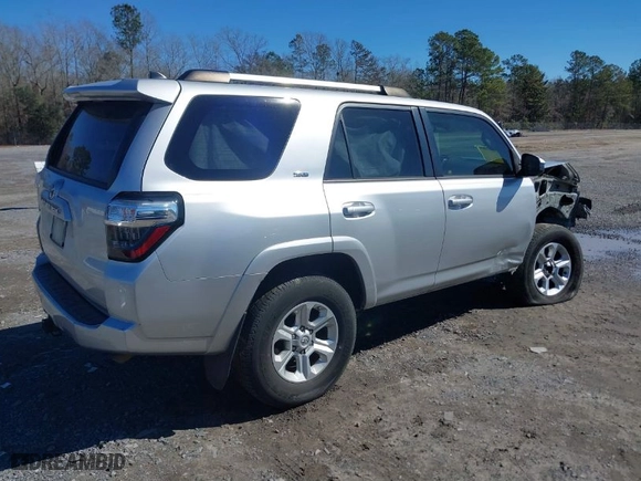 2020 Toyota 4Runner SR5 with VIN JTEBU5JR5L5762122, listed as a IAAI auction lot 41641641 with 85,653 mi miles. Bid and sale history available at carsss.com. Image 4.