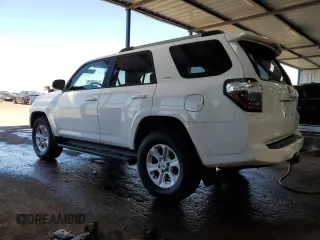 2022 Toyota 4Runner SR5 z VIN JTEMU5JR7N6001436, wystawiony jako Copart lot #58497904 z przebiegiem 48 364 mil mil oraz Czysty tytuł • Clean title. Historia ofert i sprzedaży dostępna na DreamBid. Obrazek 2.