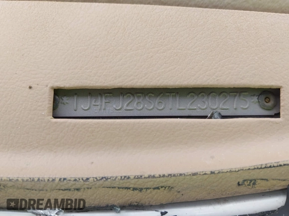 1996 Jeep Cherokee SE with VIN 1J4FJ28S6TL230275, listed as a IAAI auction lot 41731116 with 172,361 mi miles and . Bid and sale history available at DreamBid. Image 9.