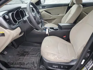 2015 Kia Optima LX z VIN 5XXGM4A78FG517107, wystawiony jako Copart lot #59864965 z przebiegiem 161 507 mil mil oraz Czysty tytuł • Clean title. Historia ofert i sprzedaży dostępna na DreamBid. Obrazek 7.