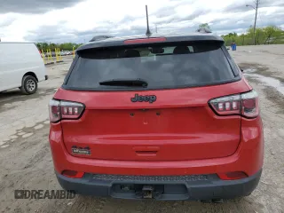 2018 Jeep Compass Altitude z VIN 3C4NJDBB5JT479268, wystawiony jako Copart lot #55450655 z przebiegiem 78 039 mil mil oraz Szkoda całkowita • Salvage title. Historia ofert i sprzedaży dostępna na DreamBid. Obrazek 6.