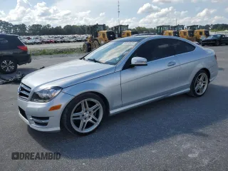 2013 Mercedes-Benz C 250 с VIN WDDGJ4HB8DG076559, выставлен на аукционе Copart как лот 64935095 с пробегом 135 594 миль миль и Чистый • Clean title. История ставок и продаж доступна на DreamBid. Изображение 1.