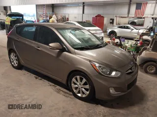 2013 Hyundai Accent SE with VIN KMHCU5AE6DU097353, listed as a IAAI auction lot 41937225 with 173,447 mi miles. Bid and sale history available at carsss.com. Image 1.