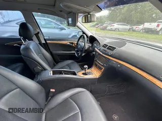 2007 Mercedes-Benz E 350 z VIN WDBUF56XX7B076632, wystawiony jako Copart lot #59032795 z przebiegiem 130 410 mil mil oraz Szkoda całkowita • Salvage title. Historia ofert i sprzedaży dostępna na DreamBid. Obrazek 5.