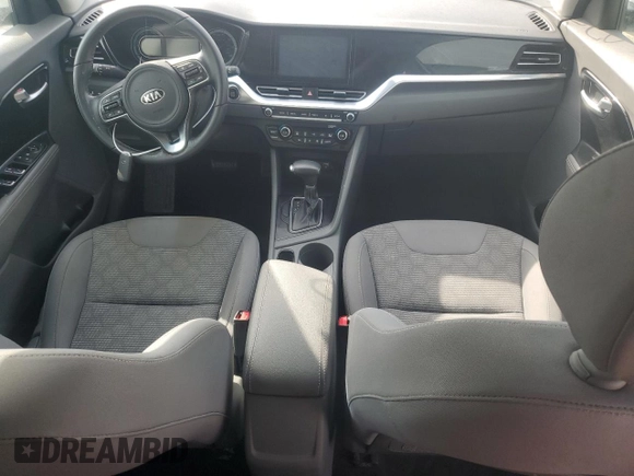 2020 Kia Niro LX with VIN KNDCB3LC0L5399563, listed as a Copart auction lot 77760024 with 84,404 mi miles and Non Repairable. Bid and sale history available at carsss.com. Image 8.
