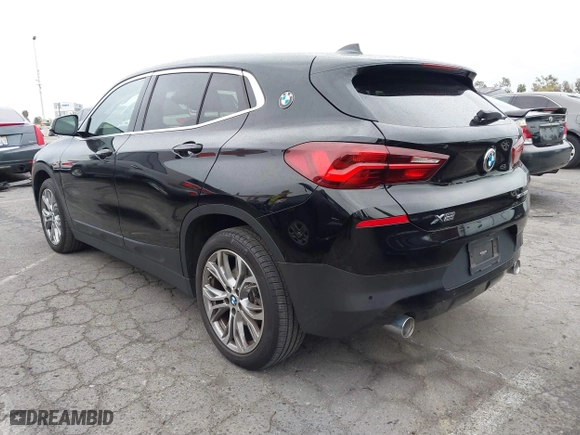 2020 BMW X2 sDrive28i with VIN WBXYH9C08L5R62746, listed as a IAAI auction lot 41788571 with 20,981 mi miles. Bid and sale history available at carsss.com. Image 3.