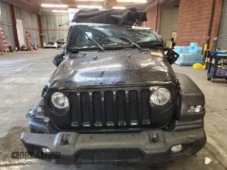 2021 Jeep Wrangler Unlimited Sport Altitude with VIN 1C4HJXDG5MW532637, listed as a Copart auction lot 45236365 with 39,214 mi miles and Salvage Title. Bid and sale history available at carsss.com. Image 5.
