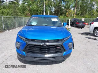 2024 Chevrolet Blazer RS z VIN 3GNKBKRS3RS146487, wystawiony jako IAAI lot #41513052 z przebiegiem 27 535 mil mil oraz . Historia ofert i sprzedaży dostępna na DreamBid. Obrazek 13.