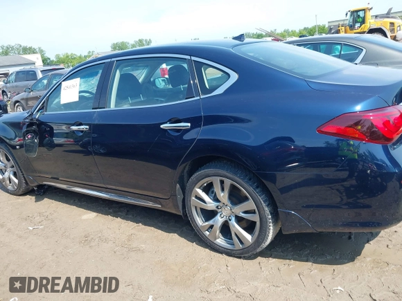 2019 Infiniti Q70 Luxe с VIN JN1BY1PR9KM725249, выставлен на аукционе IAAI как лот 42541363 с пробегом 40 201 миль миль и . История ставок и продаж доступна на DreamBid. Изображение 14.