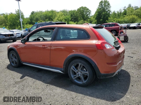 2012 Volvo C30 z VIN YV1672MK8C2278015, wystawiony jako Copart lot #58327835 z przebiegiem Nie podano mil oraz Tytuł czysty. Historia ofert i sprzedaży dostępna na DreamBid. Obrazek 2.