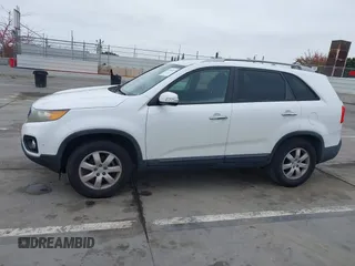2011 Kia Sorento LX with VIN 5XYKT4A10BG170581, listed as a IAAI auction lot 42164145 with Not Provided miles and . Bid and sale history available at carsss.com. Image 14.