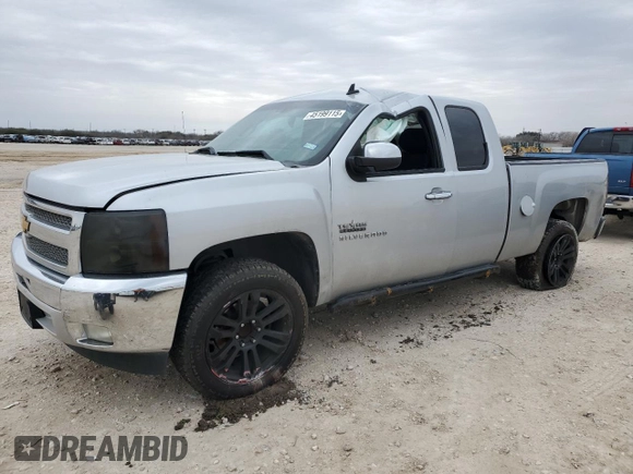 2013 Chevrolet Silverado 1500 LT with VIN 1GCRCSE05DZ407588, listed as a Copart auction lot 45199115 with 178,531 mi miles and Salvage Title. Bid and sale history available at DreamBid. Image 1.