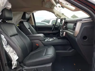 2024 Ford Expedition XLT with VIN 1FMJU1J8XREA41234, listed as a IAAI auction lot 42114353 with 30,678 mi miles. Bid and sale history available at carsss.com. Image 5.